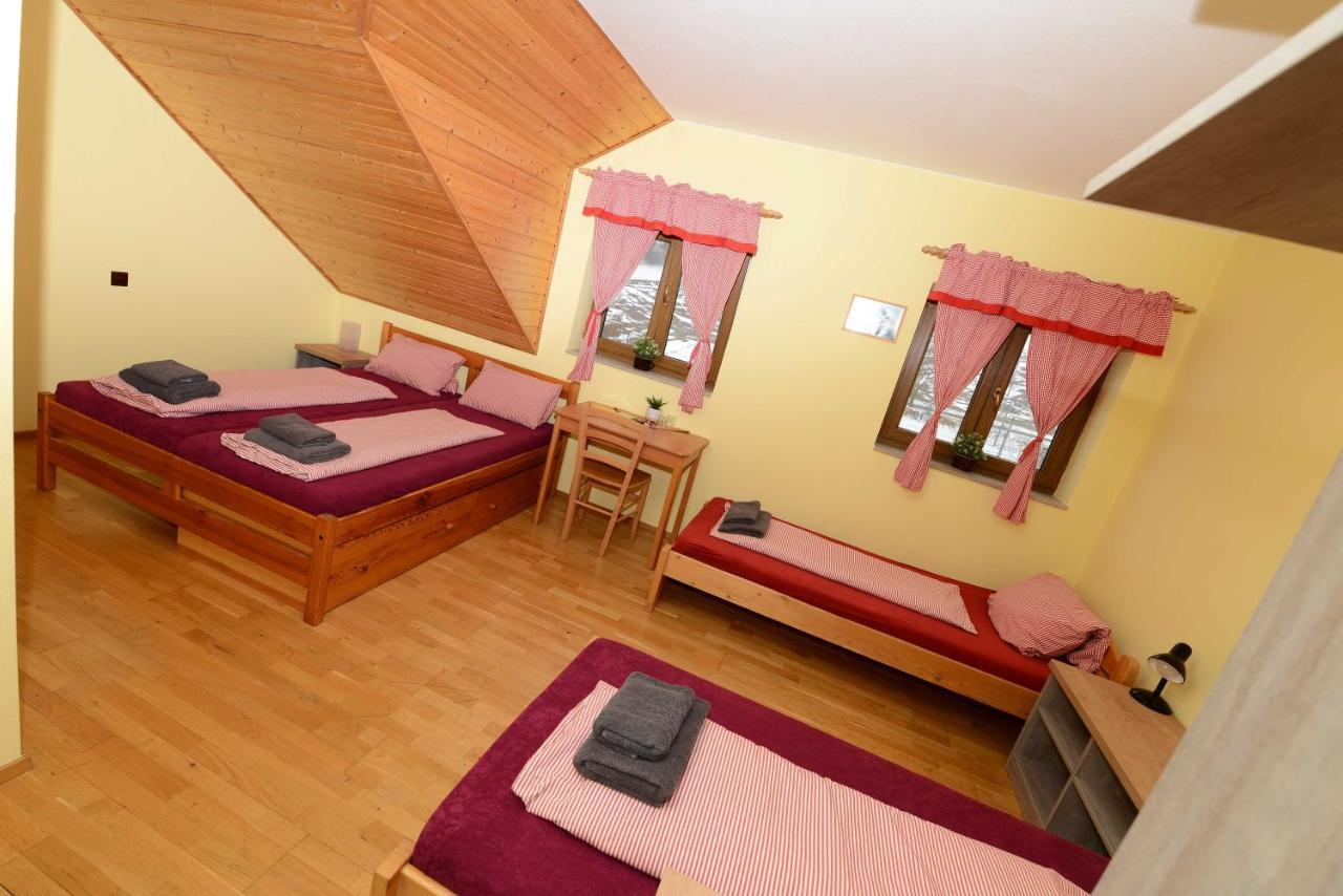 Podvesky Mlyn Hotell Tlumacov Exteriör bild