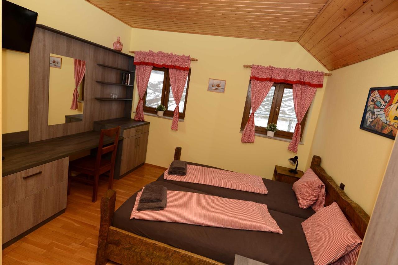 Podvesky Mlyn Hotell Tlumacov Exteriör bild