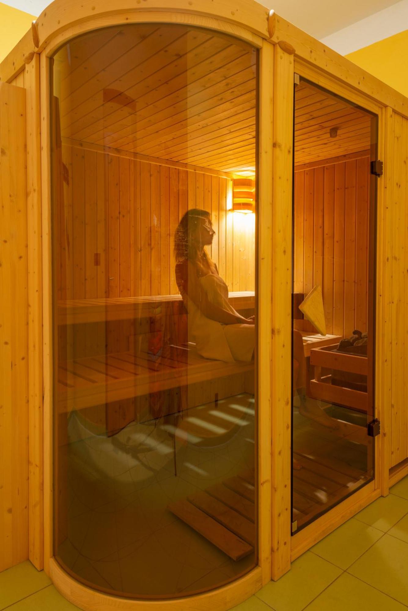 Podvesky Mlyn Hotell Tlumacov Exteriör bild