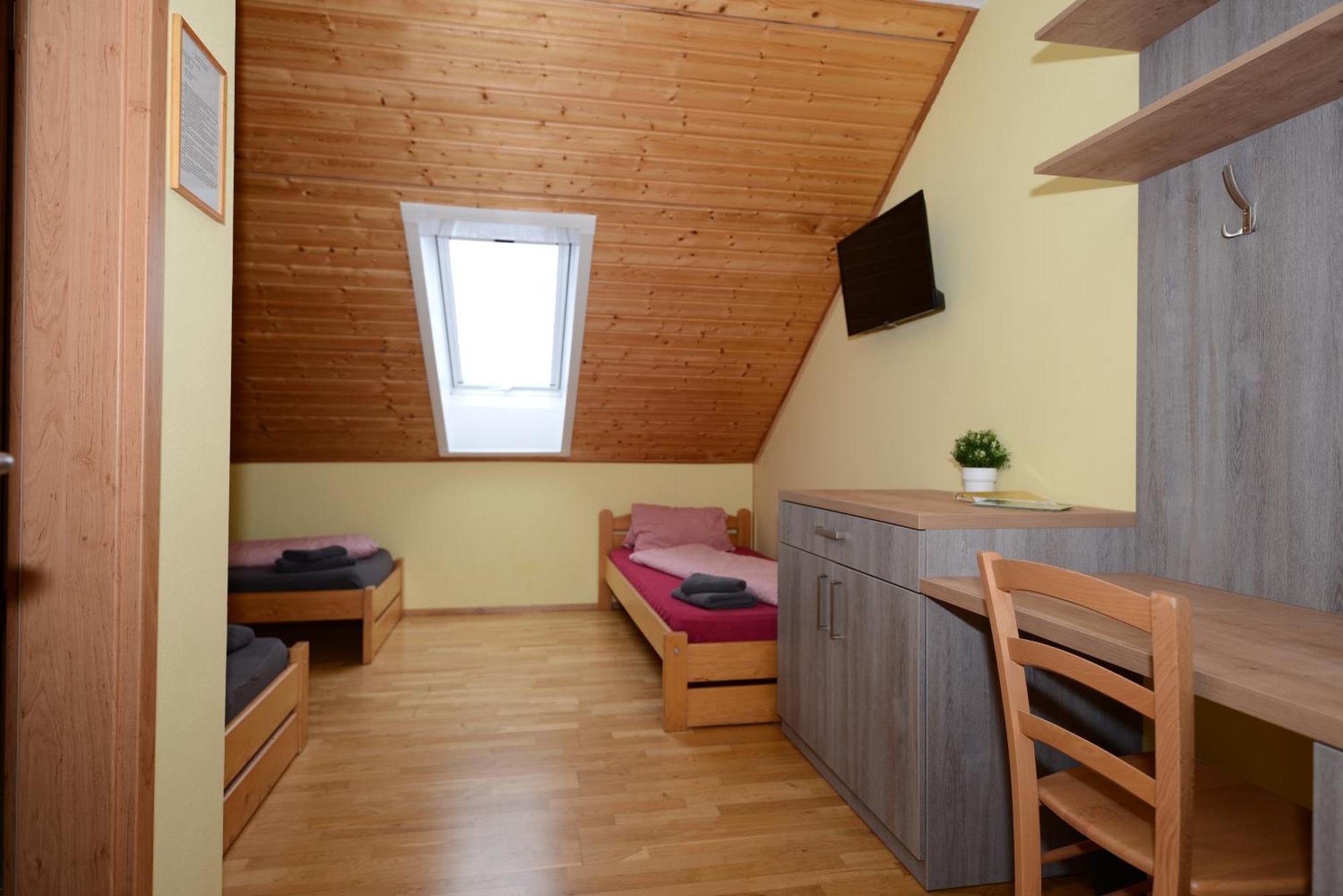 Podvesky Mlyn Hotell Tlumacov Exteriör bild